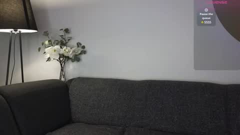 Snapshot of seduced_by_sara chatting on 01.14.25 Sara online show from 01.14.25