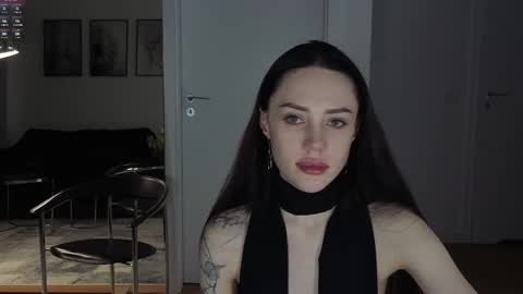 Snapshot of seduced_by_sara chatting on 10.30.25 Sara online show from 10.30.25