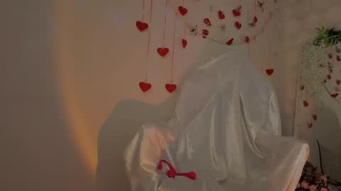 Snapshot of seductive_flower chatting on 03.27.26 Mali online show from 03.27.26