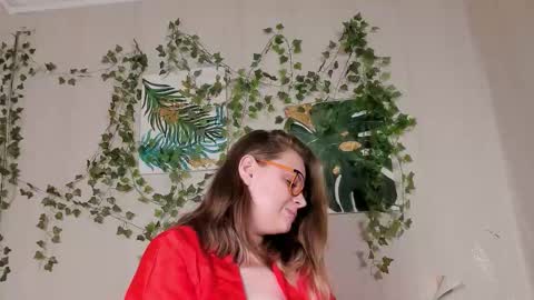 Snapshot of seductive_she_wolf chatting on 11.11.25 seductive_she_wolf online show from 11.11.25