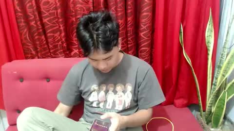 Snapshot of seductivee_bigcock chatting on 04.13.26 John online show from 04.13.26