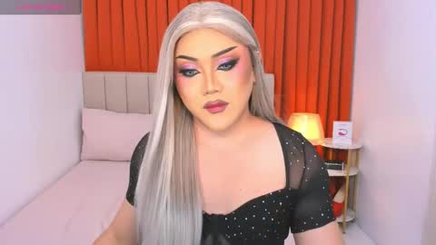 Natalie Mefford online show from 03.07.25