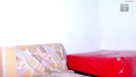 Snapshot of seductivespellvagina80 chatting on 05.26.26 Estefany online show from 05.26.26