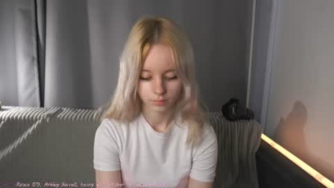 See Its honey bunny  im Lana online show from 07.03.26