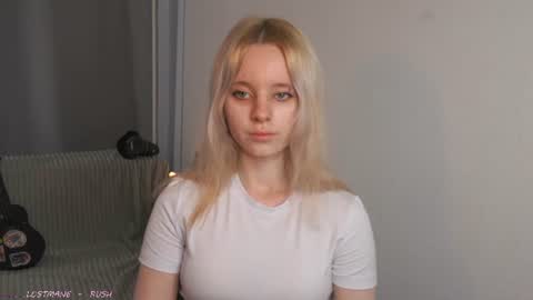 See Its honey bunny  im Lana online show from 07.09.26