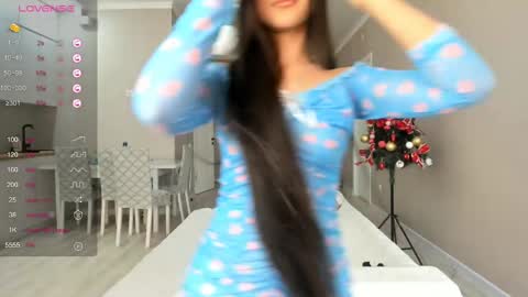 Snapshot of seeeyoumin chatting on 12.25.24 Akira Youri online show from 12.25.24