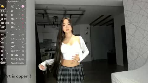 Snapshot of seeeyoumin chatting on 10.10.25 Akira Youri online show from 10.10.25