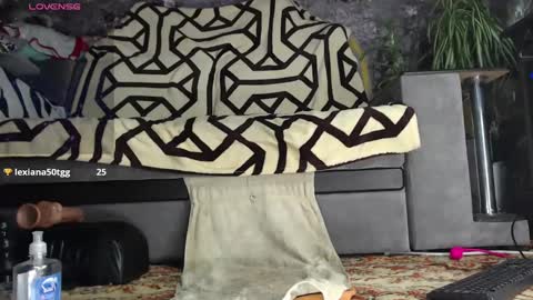 Snapshot of seexysweetie chatting on 02.02.25 Angie online show from 02.02.25