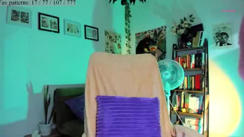 Snapshot of segismunda chatting on 11.24.25 Luciana online show from 11.24.25