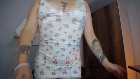 Snapshot of sejmet_5 chatting on 02.24.25 Yeyis online show from 02.24.25