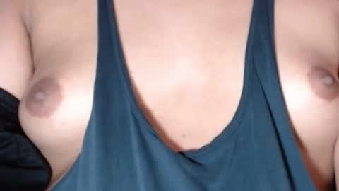 Snapshot of selda_ chatting on 12.30.24 Selda online show from 12.30.24