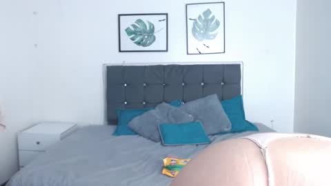 Snapshot of selena_hotmilf chatting on 11.15.25 Selena online show from 11.15.25