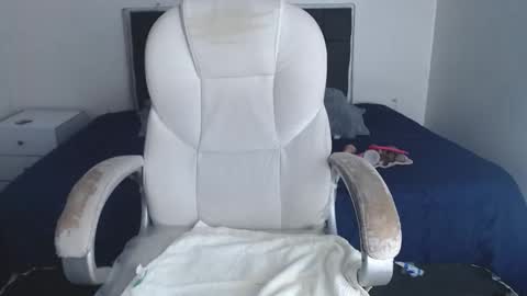 Snapshot of selena_hotmilf chatting on 11.27.25 Selena online show from 11.27.25