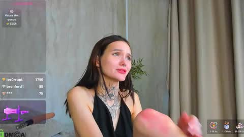 Snapshot of selena_sharp chatting on 02.20.26 Selena online show from 02.20.26