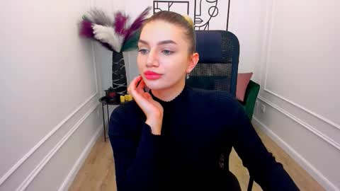 selenaemoore online show from 11.06.25