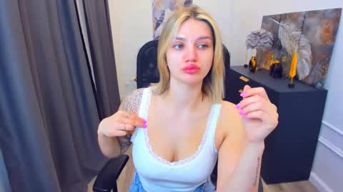selenaemoore online show from 05.06.26