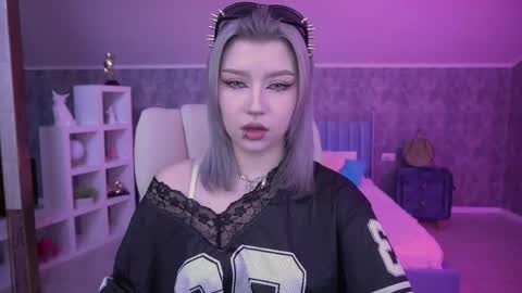 selenairis online show from 05.19.26