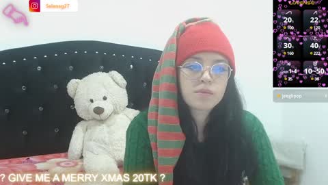 Snapshot of seleneg chatting on 12.04.24 Selene G online show from 12.04.24