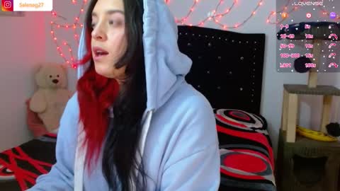 Selene G  online show from 11.29.25