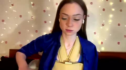 Snapshot of selenegupta chatting on 06.19.26 Kylie online show from 06.19.26