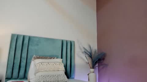 Selene Lujan online show from 12.17.25