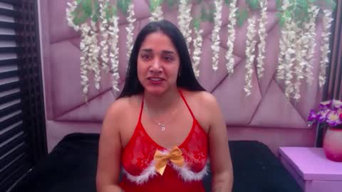 Snapshot of selenerose69 chatting on 12.02.25 selenerose69 online show from 12.02.25