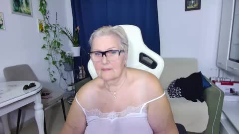 Selenna online show from 04.10.26