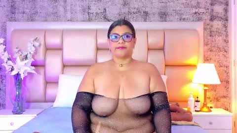 Selenna Cooper online show from 02.05.26