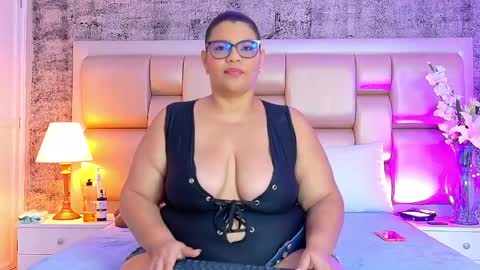 Snapshot of selennacooper chatting on 05.01.26 Selenna Cooper online show from 05.01.26