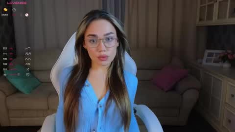 Snapshot of selfish_ashley chatting on 02.21.25 Eve online show from 02.21.25