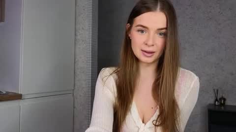 Snapshot of selfish_ashley chatting on 11.28.25 Eve online show from 11.28.25