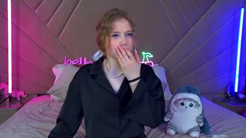 Snapshot of selinswarovski chatting on 01.30.25 SelinSwarovski online show from 01.30.25