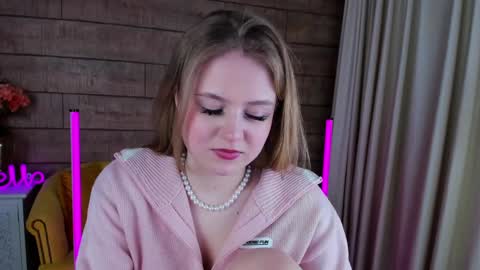 Snapshot of selinswarovski chatting on 02.07.25 SelinSwarovski online show from 02.07.25