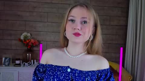 Snapshot of selinswarovski chatting on 02.10.25 SelinSwarovski online show from 02.10.25