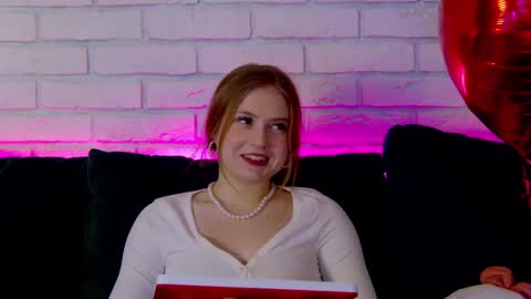 Snapshot of selinswarovski chatting on 02.16.25 SelinSwarovski online show from 02.16.25