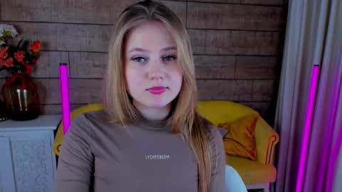 Snapshot of selinswarovski chatting on 02.22.25 SelinSwarovski online show from 02.22.25