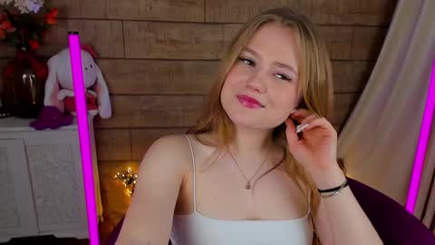 Snapshot of selinswarovski chatting on 03.05.25 SelinSwarovski online show from 03.05.25