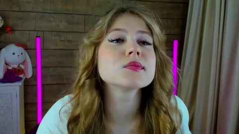 Snapshot of selinswarovski chatting on 03.08.25 SelinSwarovski online show from 03.08.25