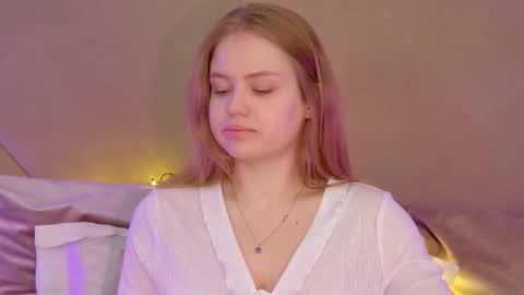 Snapshot of selinswarovski chatting on 09.12.25 SelinSwarovski online show from 09.12.25