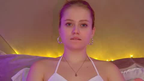 Snapshot of selinswarovski chatting on 09.14.25 SelinSwarovski online show from 09.14.25