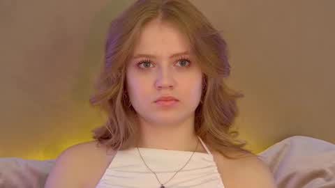 Snapshot of selinswarovski chatting on 09.20.25 SelinSwarovski online show from 09.20.25