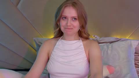 Snapshot of selinswarovski chatting on 09.21.25 SelinSwarovski online show from 09.21.25