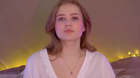 Snapshot of selinswarovski chatting on 09.23.25 SelinSwarovski online show from 09.23.25