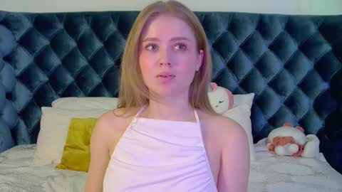 Snapshot of selinswarovski chatting on 09.28.25 SelinSwarovski online show from 09.28.25