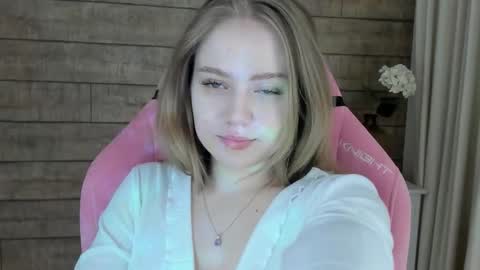 Snapshot of selinswarovski chatting on 10.06.25 SelinSwarovski online show from 10.06.25