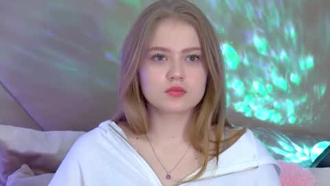 Snapshot of selinswarovski chatting on 10.07.25 SelinSwarovski online show from 10.07.25