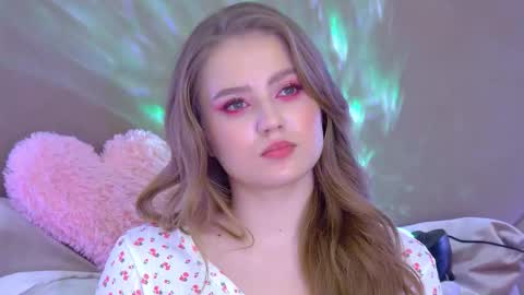 Snapshot of selinswarovski chatting on 10.09.25 SelinSwarovski online show from 10.09.25