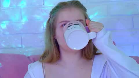 Snapshot of selinswarovski chatting on 10.10.25 SelinSwarovski online show from 10.10.25