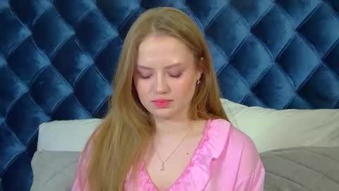 Snapshot of selinswarovski chatting on 02.04.26 SelinSwarovski online show from 02.04.26