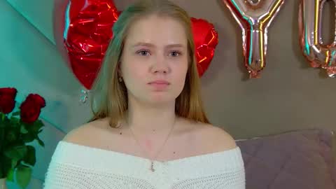 Snapshot of selinswarovski chatting on 02.16.26 SelinSwarovski online show from 02.16.26